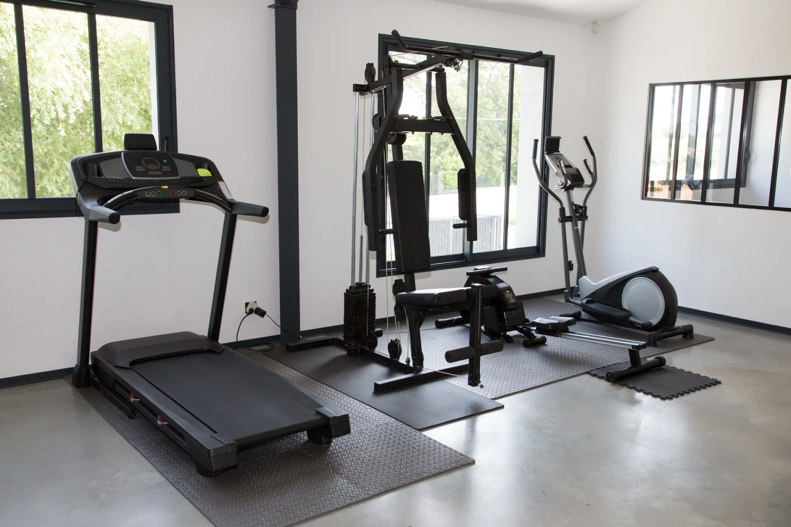 Setting Up Your Garage Gym: Equipment, Layout & Budget Tips